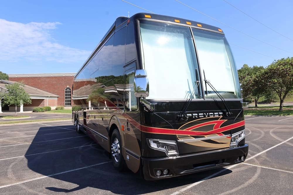 2025 Prevost H3-45 Nashville Coach Motorhome - Image 4