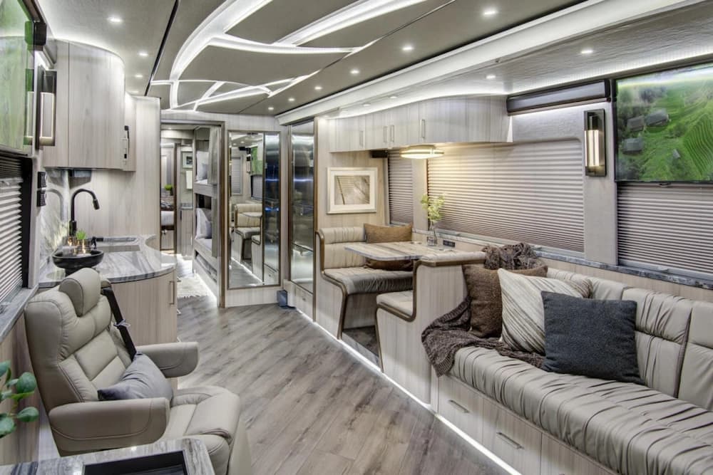2025 Prevost Florida Coach Motorhome - Image 14