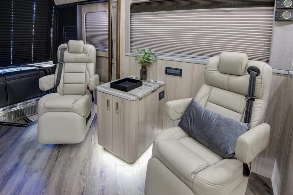 2025 Prevost Florida Coach Motorhome - Image 16