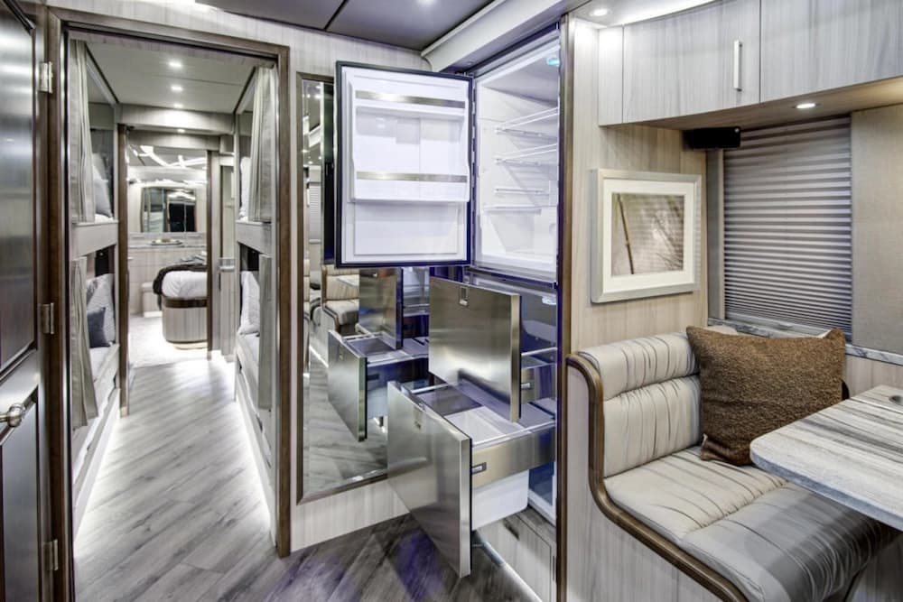 2025 Prevost Florida Coach Motorhome - Image 21