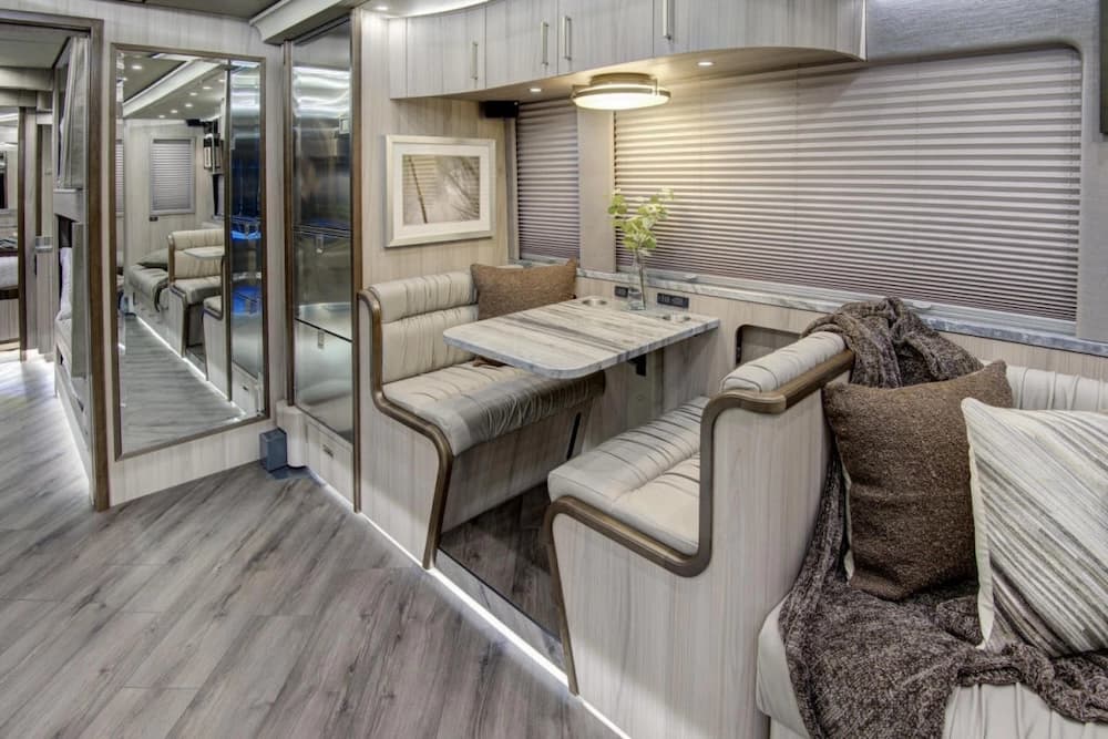 2025 Prevost Florida Coach Motorhome - Image 22