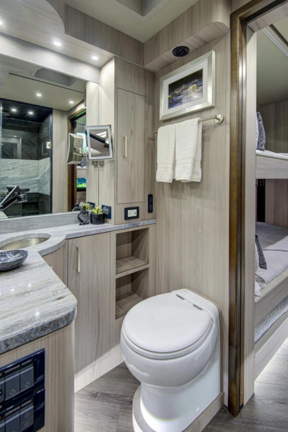 2025 Prevost Florida Coach Motorhome - Image 27