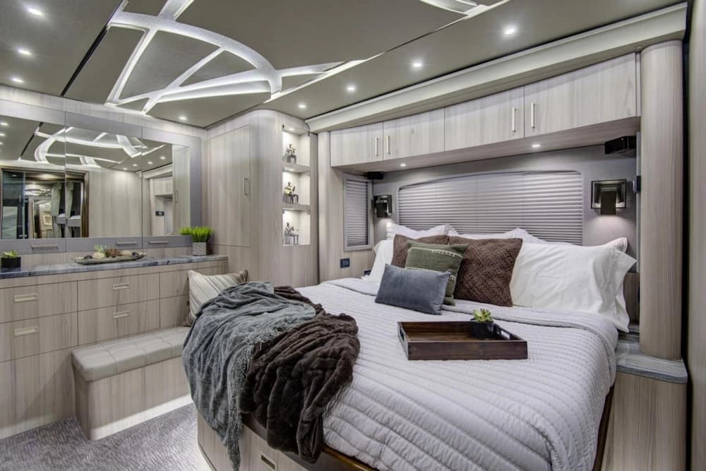 2025 Prevost Florida Coach Motorhome - Image 29