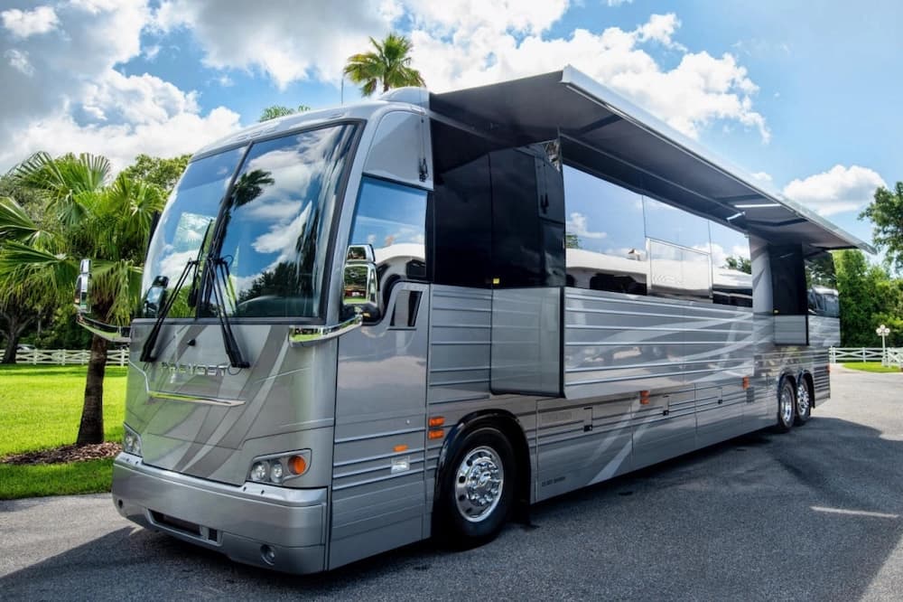 2025 Prevost Florida Coach Motorhome - Image 4