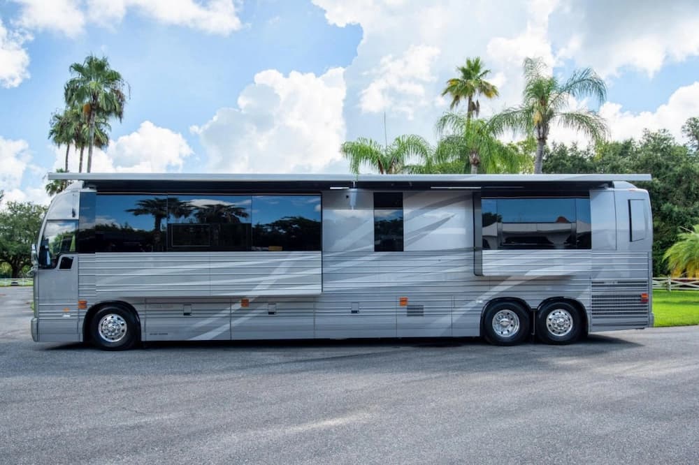 2025 Prevost Florida Coach Motorhome - Image 5