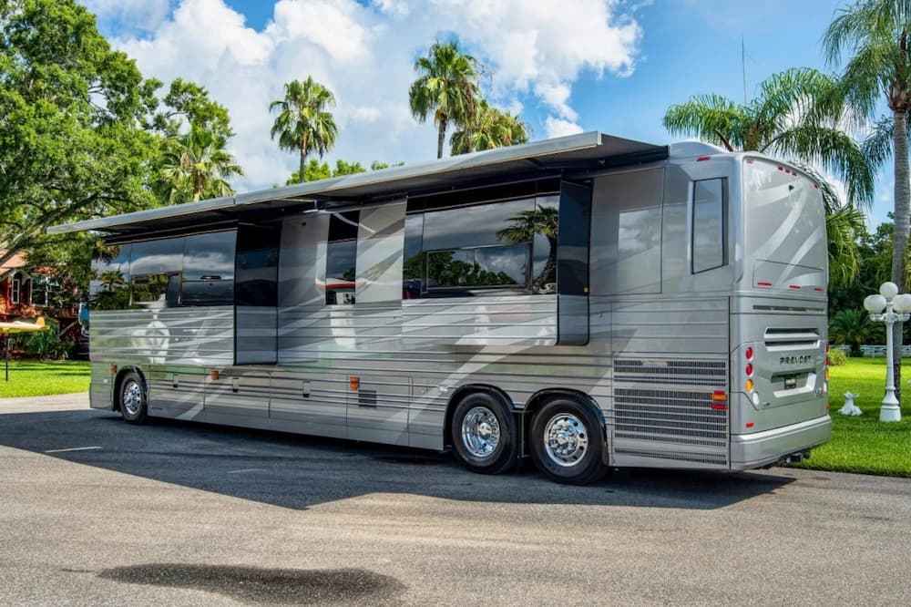 2025 Prevost Florida Coach Motorhome - Image 6