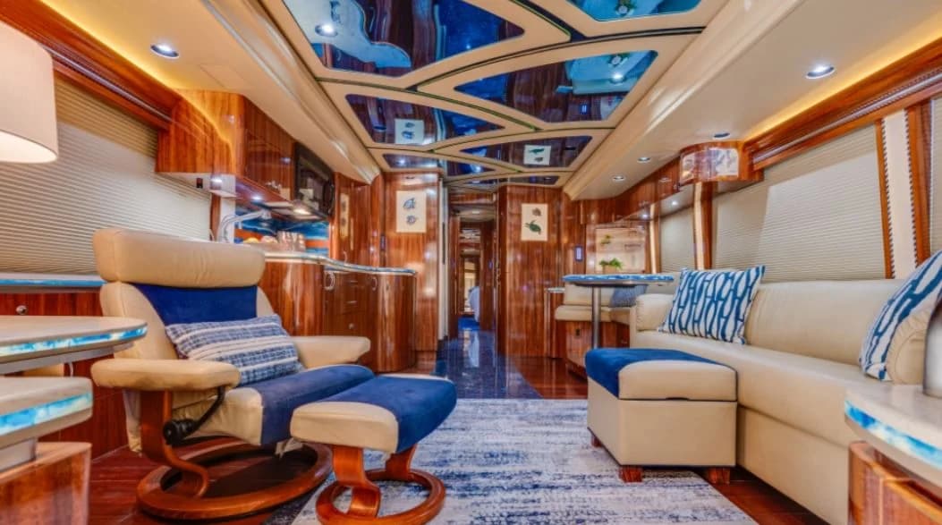 2009 Prevost H345 Motorhome - Image 7