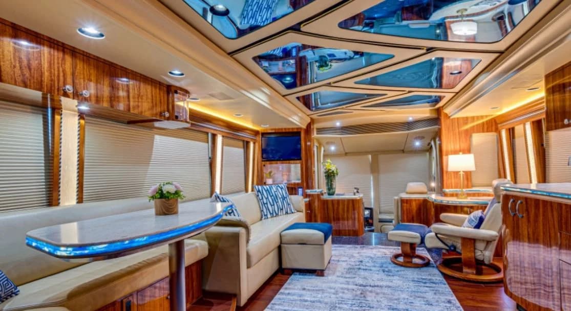 2009 Prevost H345 Motorhome - Image 8