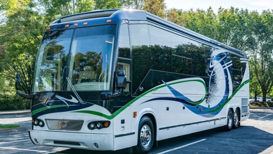 2009 Prevost H345 Motorhome - Image 2