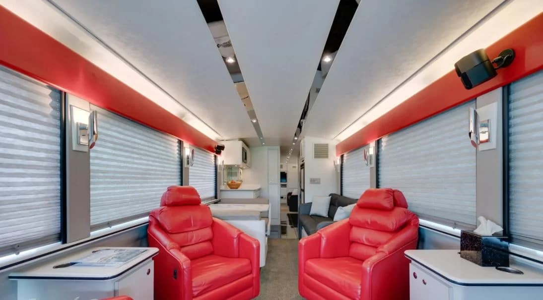 1998 MCI 102DL3 Motorhome - Image 1