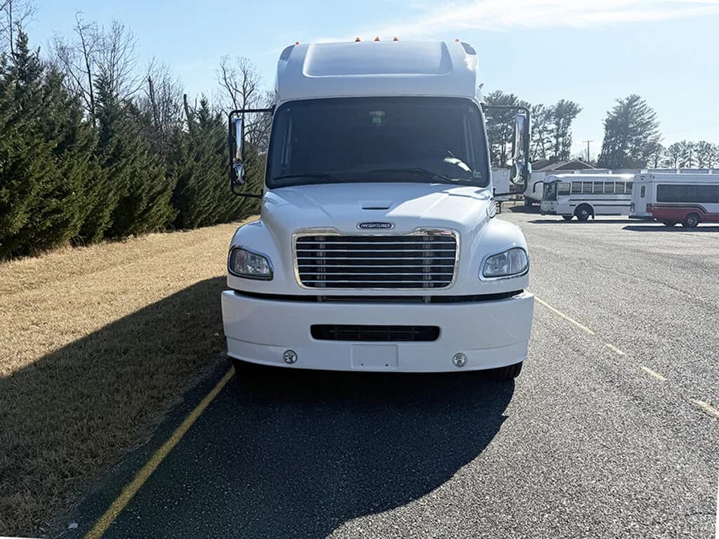 2017 Freightliner Champion Coach Bus - Image 3