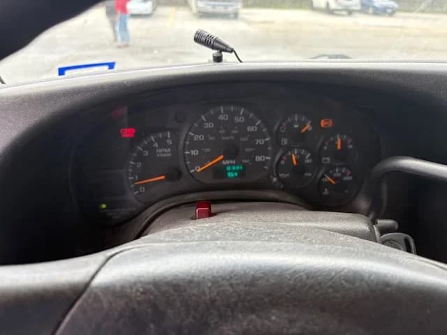 2 Matching 2007 Chevrolet C5500 Starcraft - Image 7