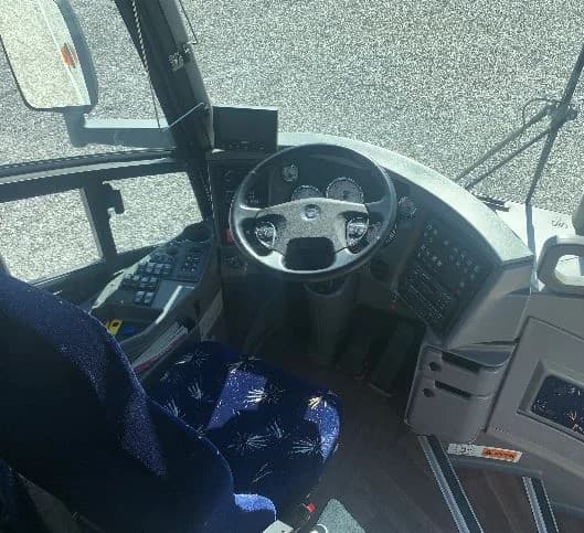 2017 MCI J4500 Coach Bus - Image 2