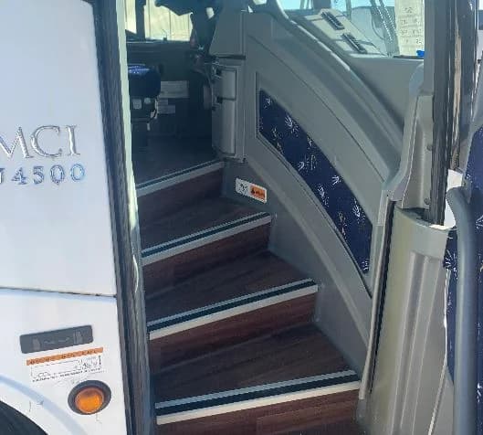 2017 MCI J4500 Coach Bus - Image 5