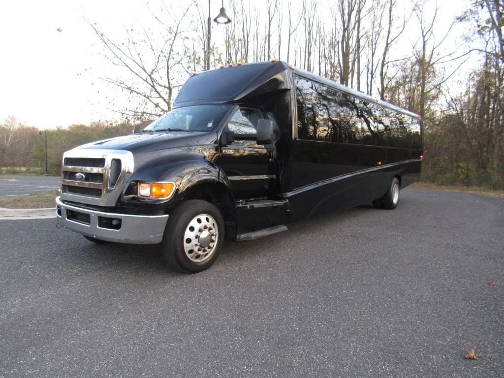 2013 Ford F650 Grech Shuttle Bus - Image 4
