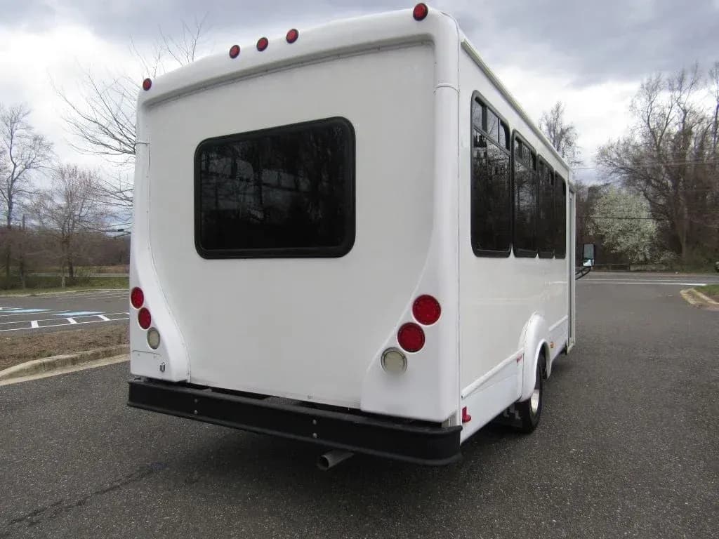 2015 Ford E450 Goshen II - Image 2