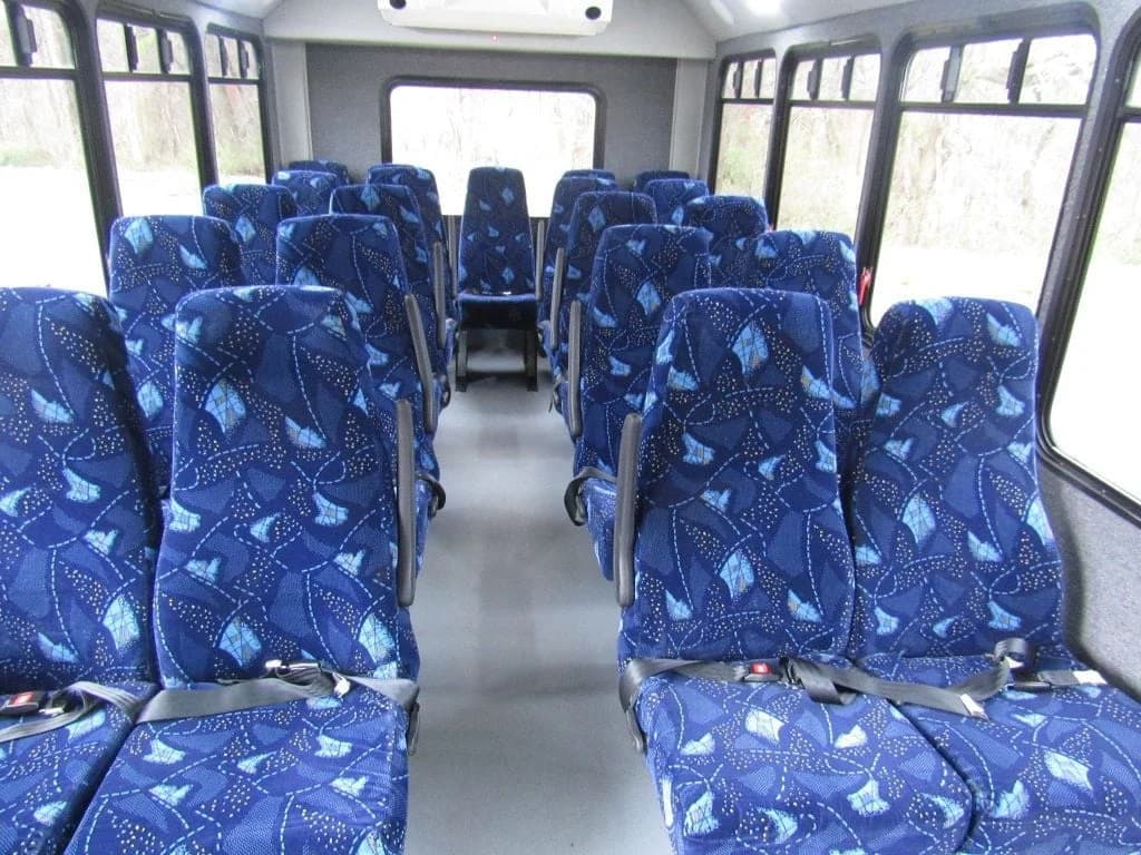 2015 Ford E450 Goshen II - Image 4