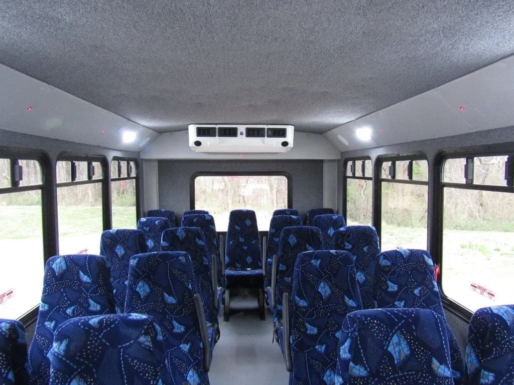 2015 Ford E450 Goshen II - Image 5