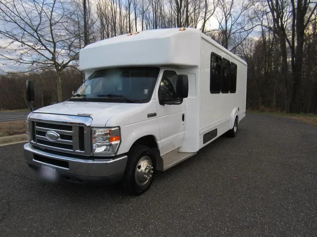 2015 Ford E450 Goshen Impulse - Image 1