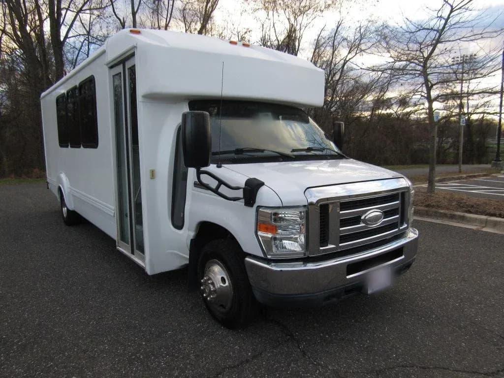 2015 Ford E450 Goshen Impulse - Image 2