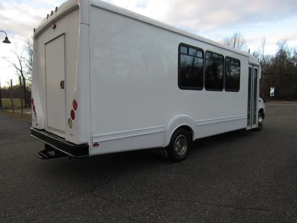 2015 Ford E450 Goshen Impulse - Image 3