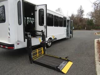 2015 Ford F550 bus