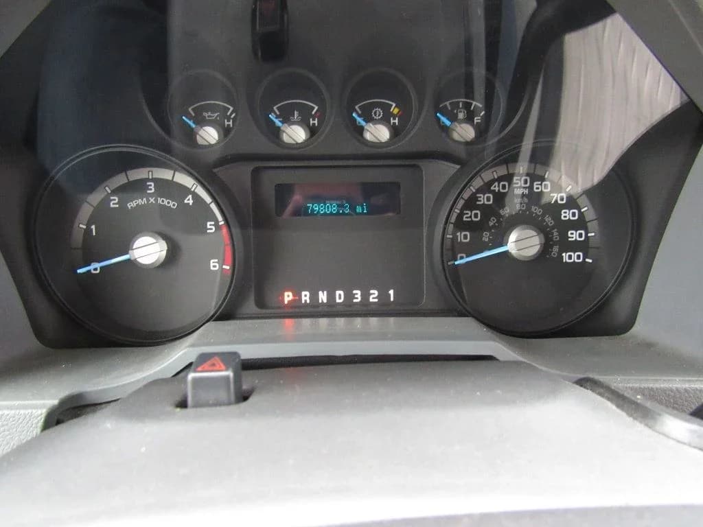 2015 Ford F550 Starcraft Allstar - Image 13