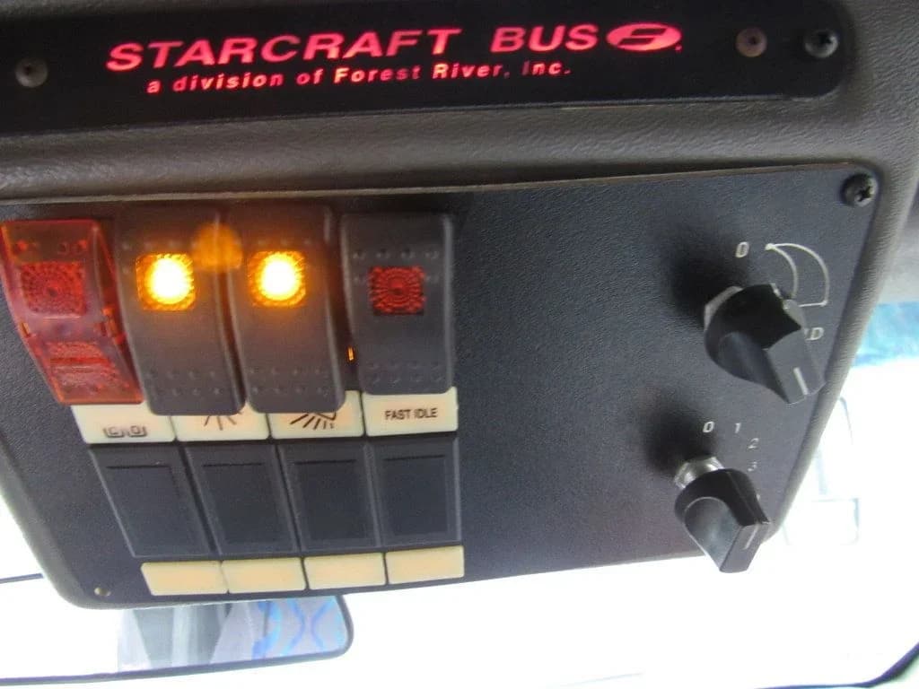 2011 Ford E450 Starcraft Allstar - Image 10