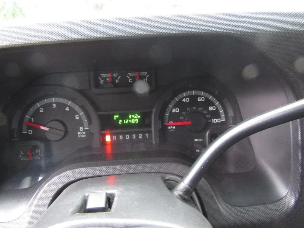 2011 Ford E450 Starcraft Allstar - Image 11