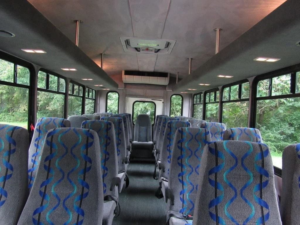 2011 Ford E450 Starcraft Allstar - Image 6