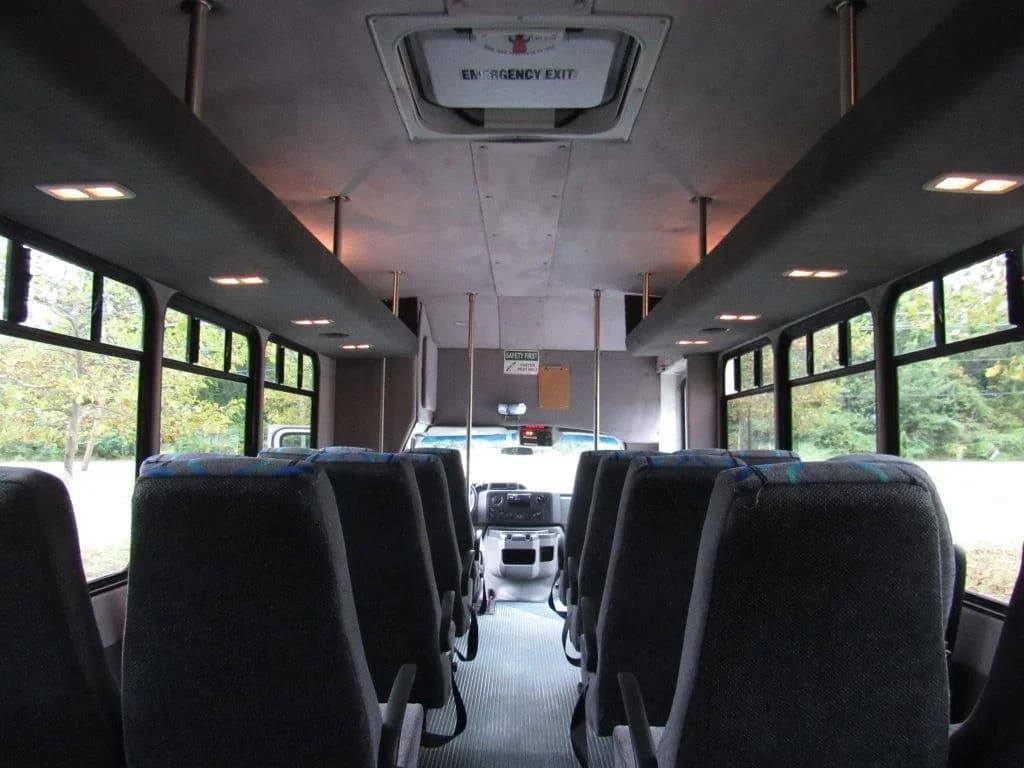 2011 Ford E450 Starcraft Allstar - Image 7