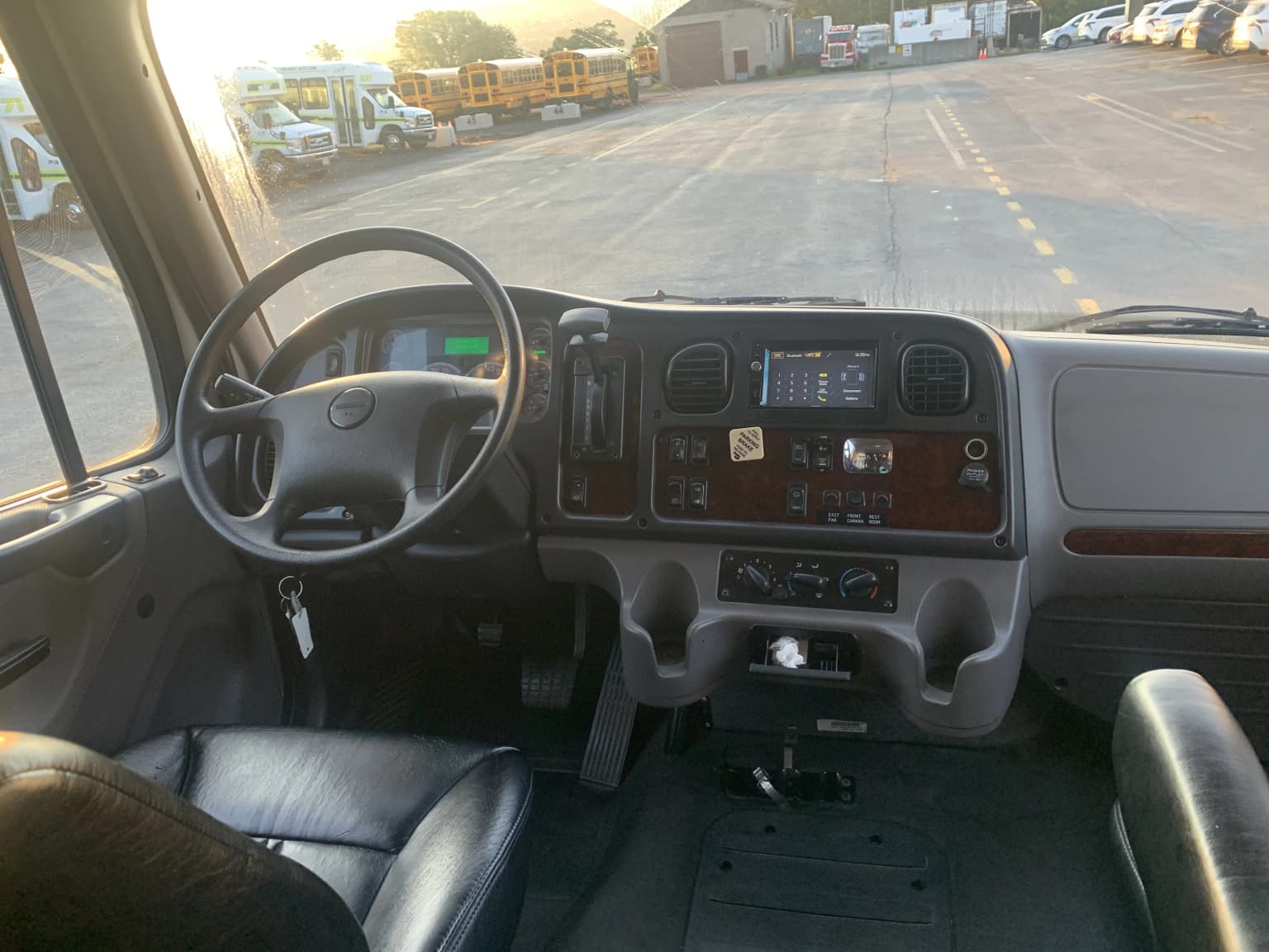2017 Executive Freightliner M2  - Image 10