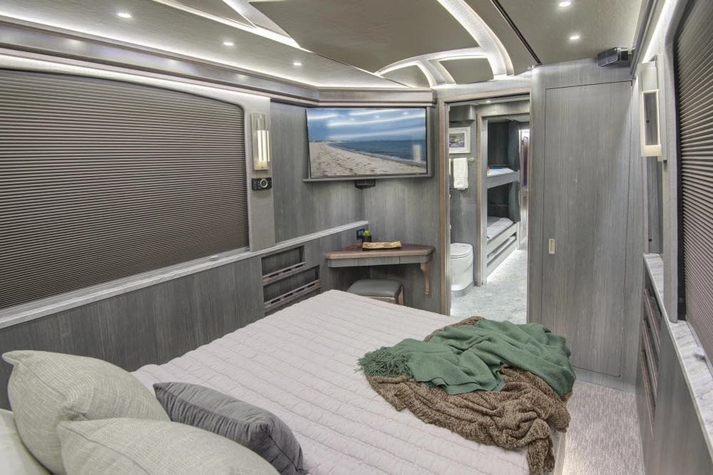 2025 Prevost Florida Coach X3 Motorhome - Image 18