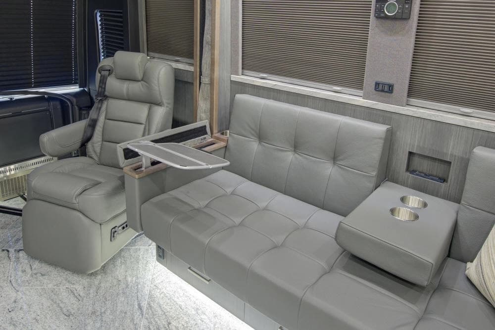 2025 Prevost Florida Coach X3 Motorhome - Image 6