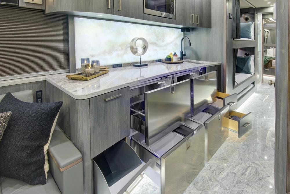 2025 Prevost Florida Coach X3 Motorhome - Image 10