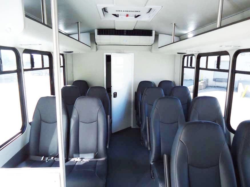 2025 Chevrolet 3500 Starcraft Shuttle Bus - Image 4