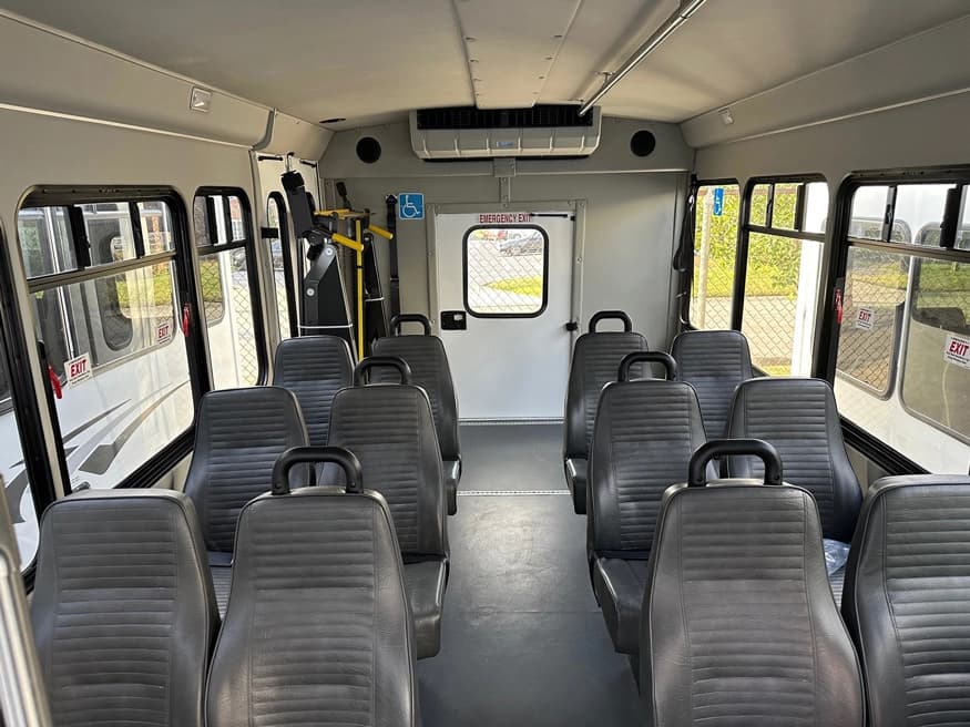 2025 Chevrolet 3500 Starcraft AllStar Shuttle Bus - Image 4