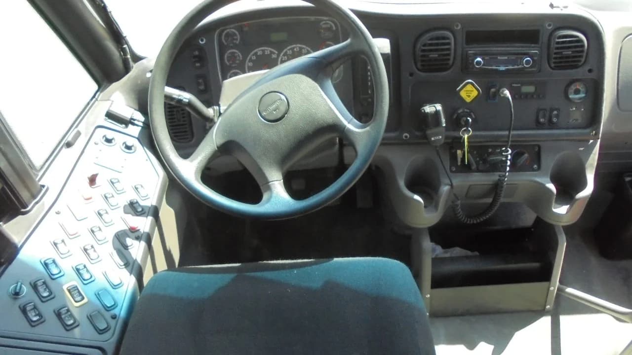 2015 Freightliner Thomas School Bus - Image 5