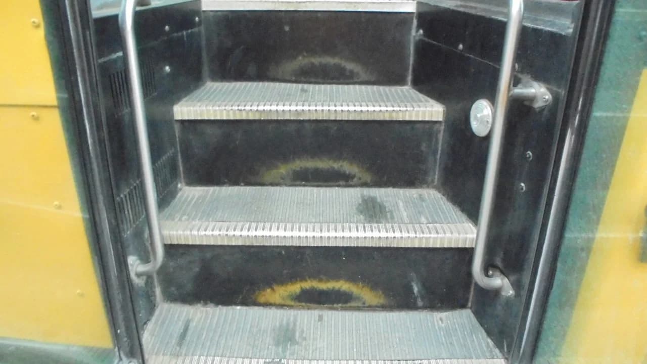 2011 Freightliner Thomas School Bus - Image 3