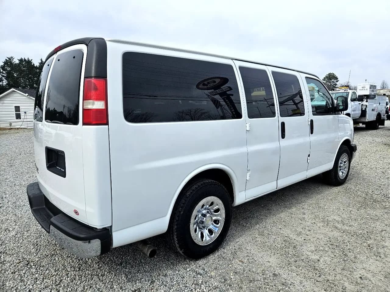2014 Chevrolet Express LT 1500 Passenger Van - Image 3