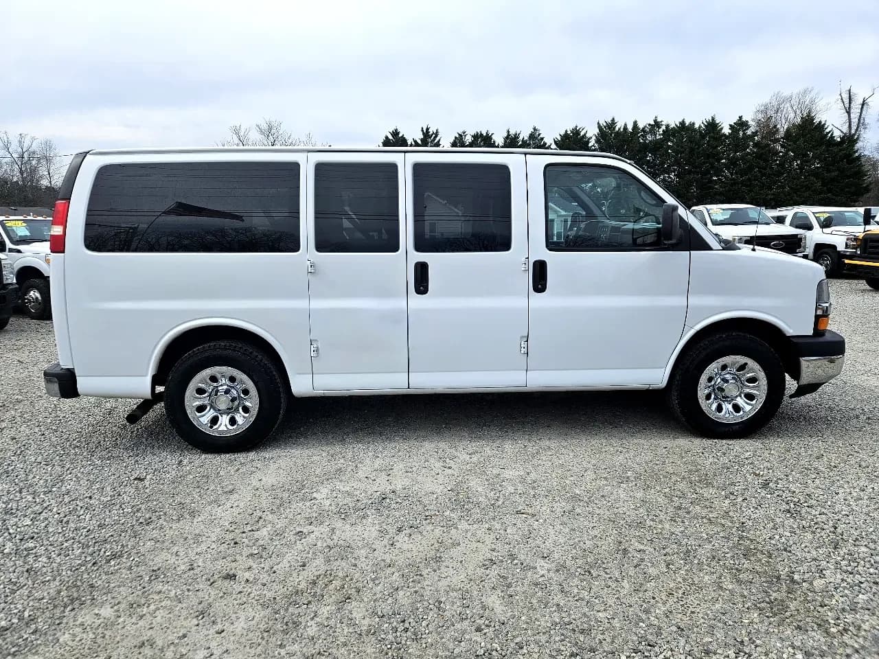 2014 Chevrolet Express LT 1500 Passenger Van - Image 4