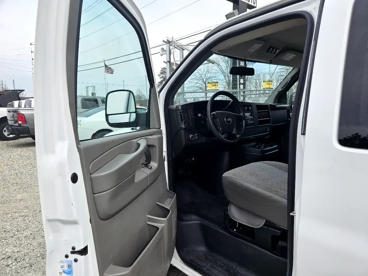 2014 Chevrolet Express LT 1500 Passenger Van - Image 5