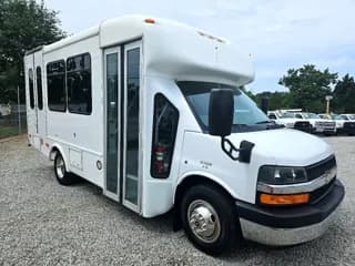 2015 Chevrolet Express Cutaway bus