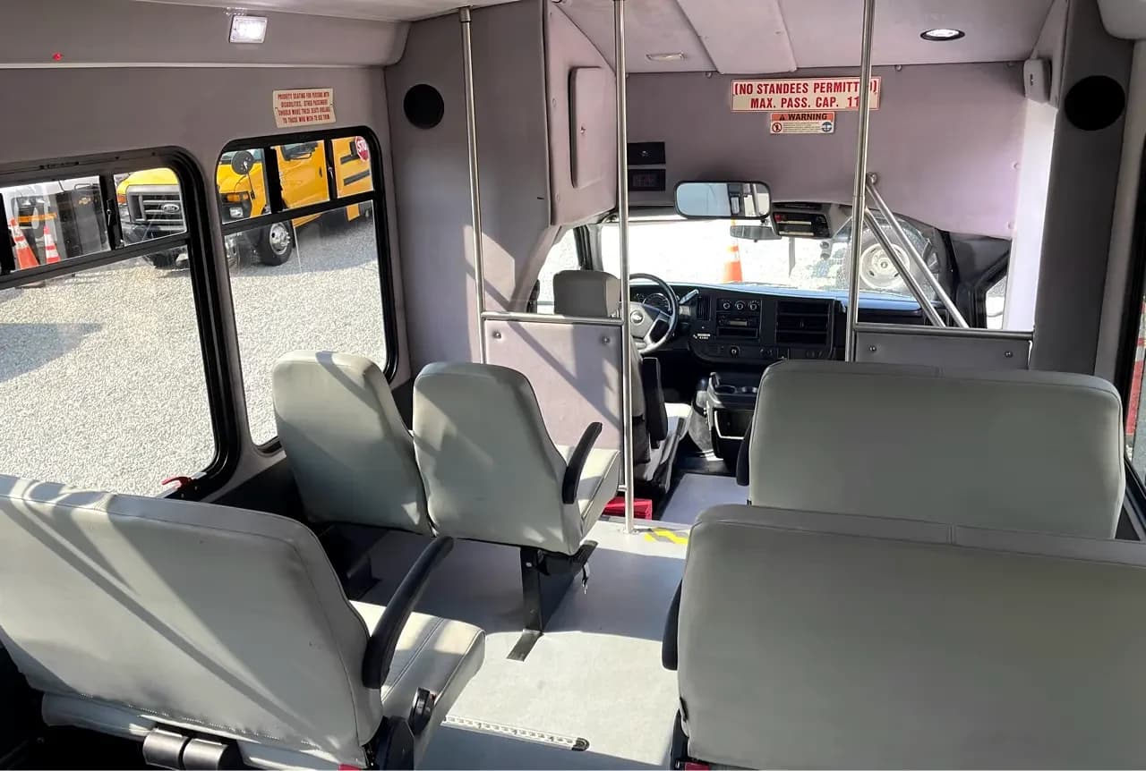 2015 Chevrolet Express Cutaway StarTrans ADA - Image 14