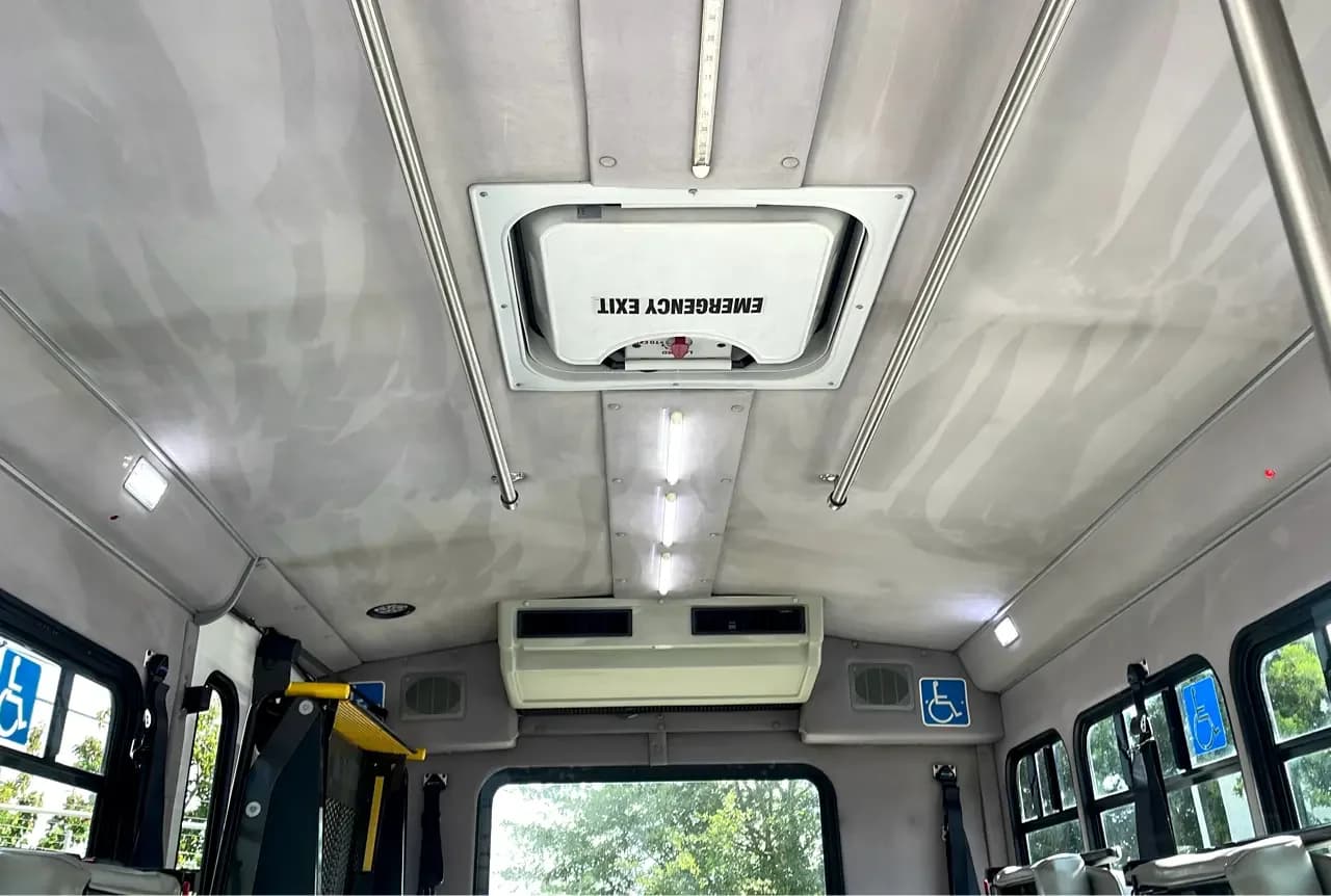 2015 Chevrolet Express Cutaway StarTrans ADA - Image 16