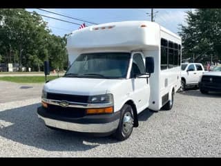 2015 Chevrolet Express Cutaway bus