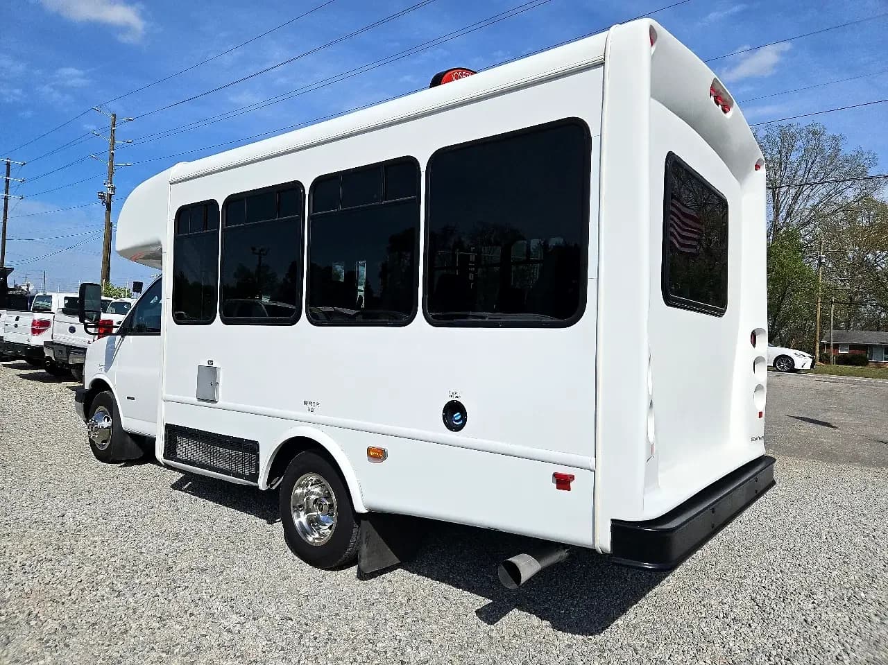 2016 Chevrolet Express Cutaway Transtar - Image 2