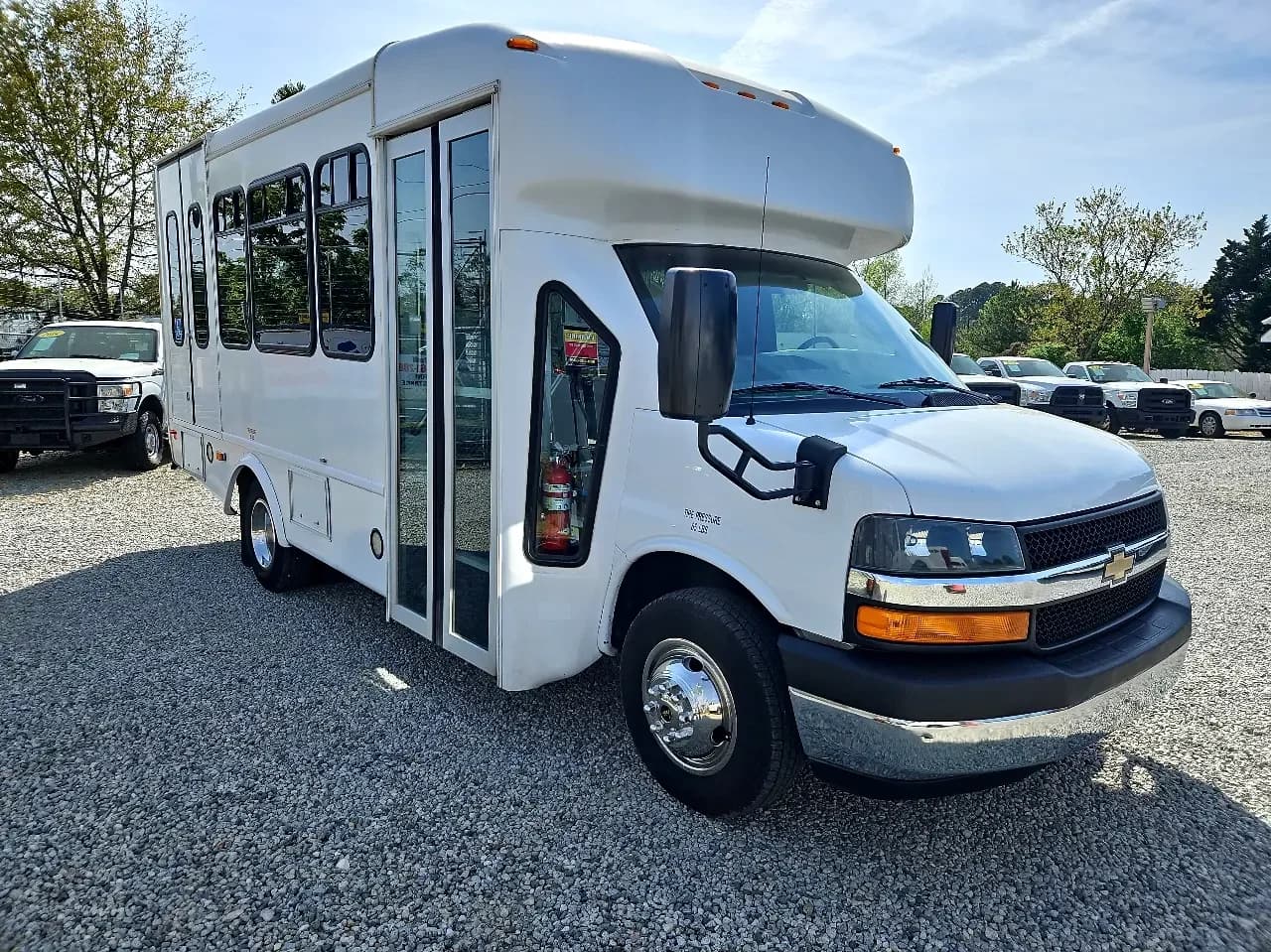 2016 Chevrolet Express Cutaway Transtar - Image 1