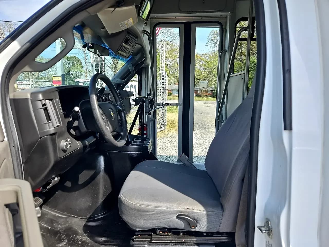 2016 Chevrolet Express Cutaway Transtar - Image 6