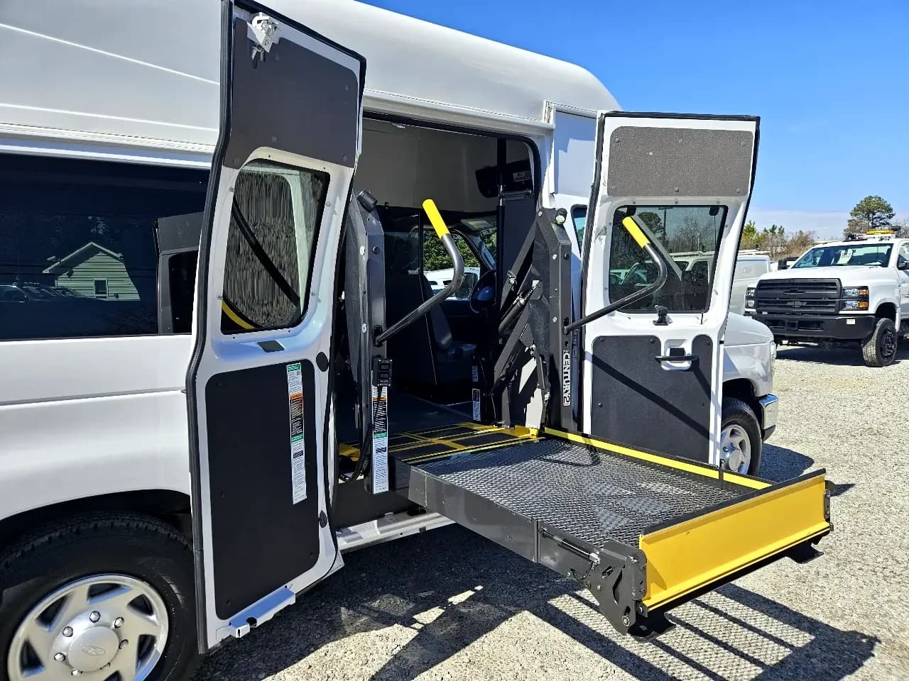 2014 Ford E350 ADA Passenger Van - Image 12